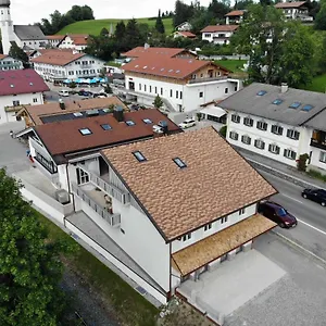 Sonniges Dg Nähe Bahnhof In Apartment
